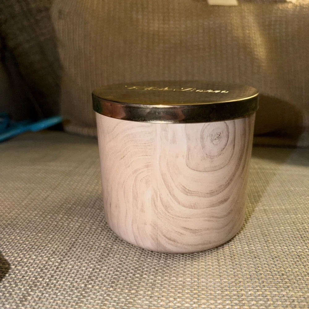 White Barn 3 Wick Watermelon Lemonade Candle‎ - Picture 4 of 5